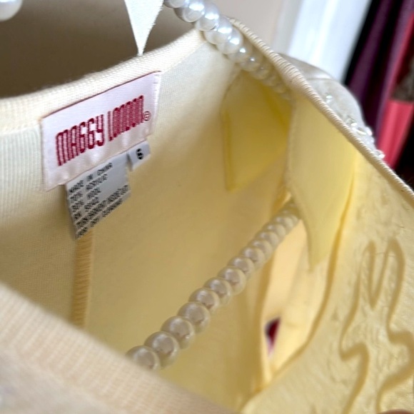 VINTAGE Maggy London Cream Wool Knit Short Sleeve Shift Dress Beaded Appliqué - Picture 11 of 15